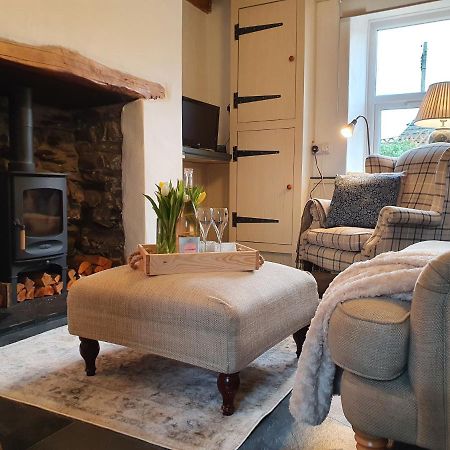 Cosy Cottage In Heart Of Llangollen Exterior photo